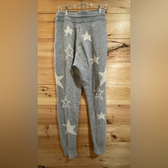 Altar’d State Fuzzy Star Joggers in XS Grey and White - Picture 6 of 6